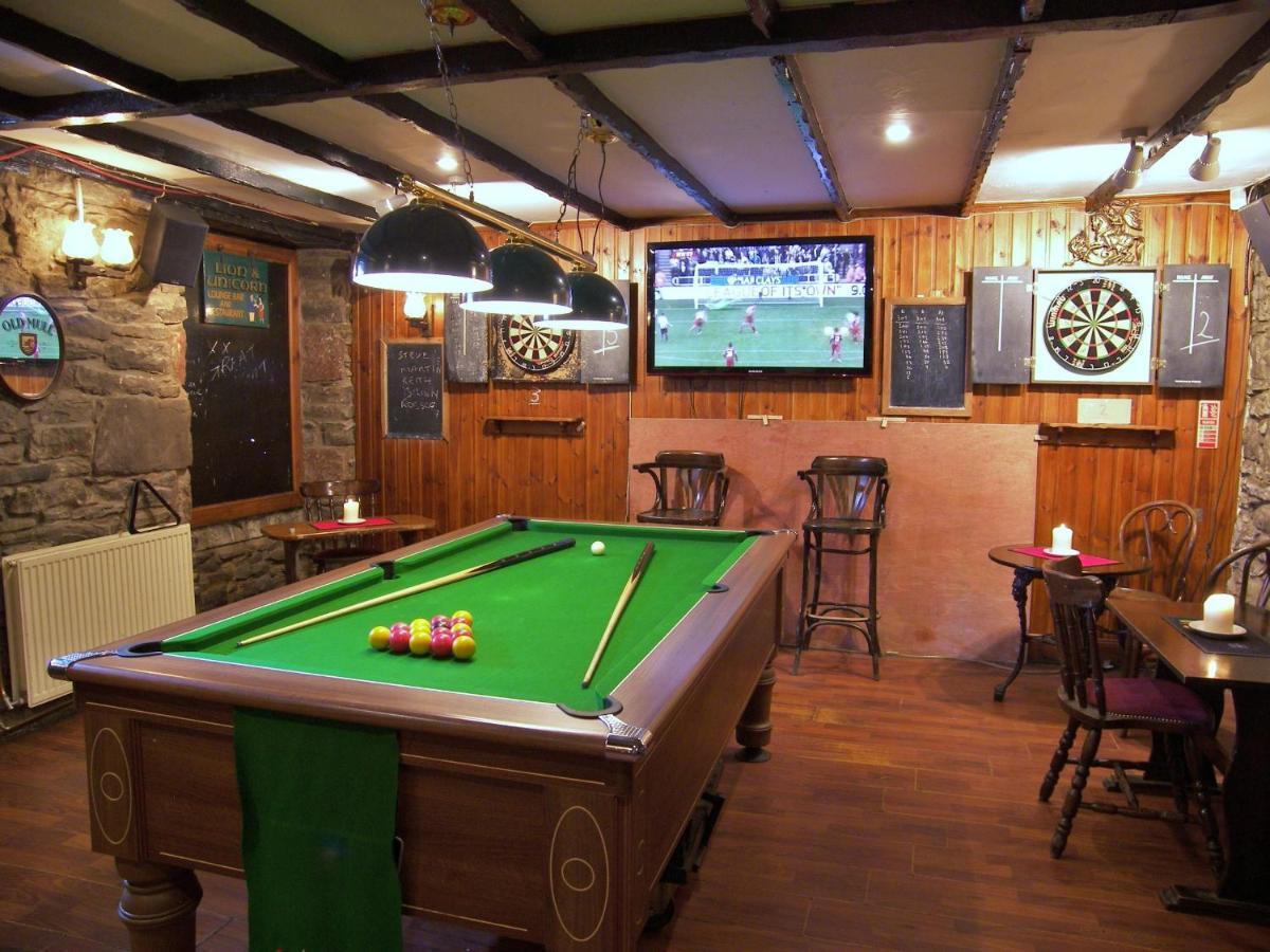 Lion And Unicorn Hotel Thornhill  Dış mekan fotoğraf